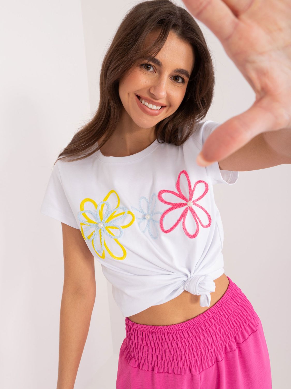 Bílé tričko s aplikací