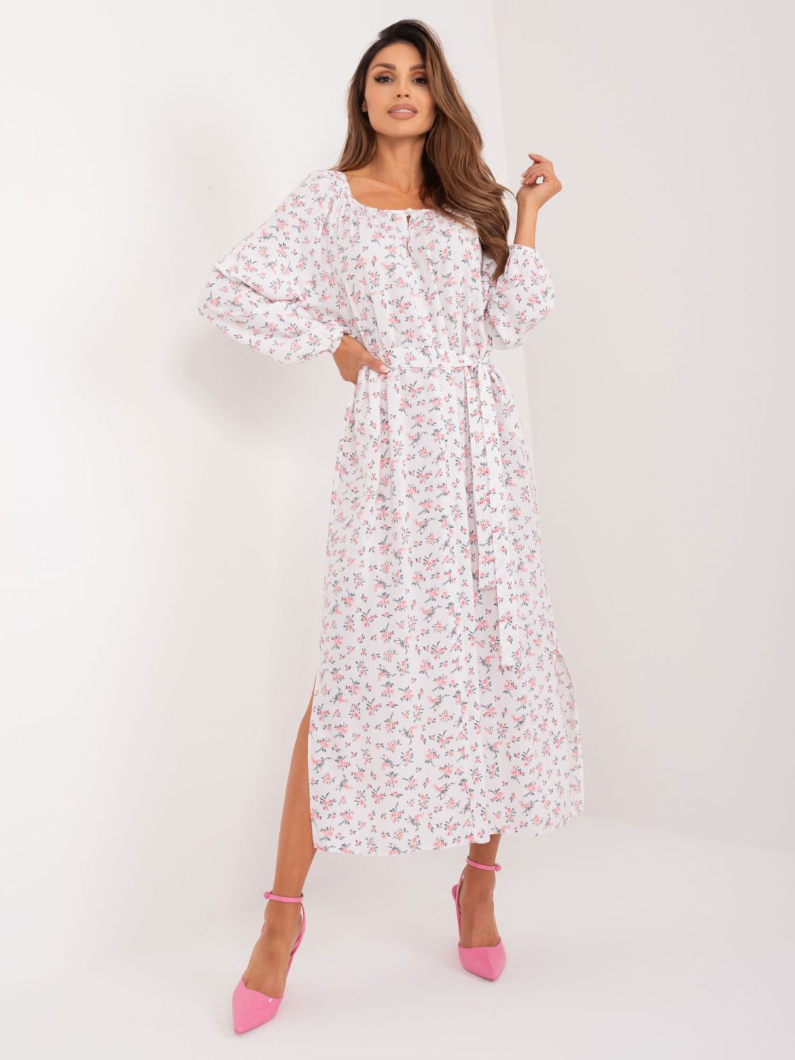 Květinové letní maxi šaty v bílé