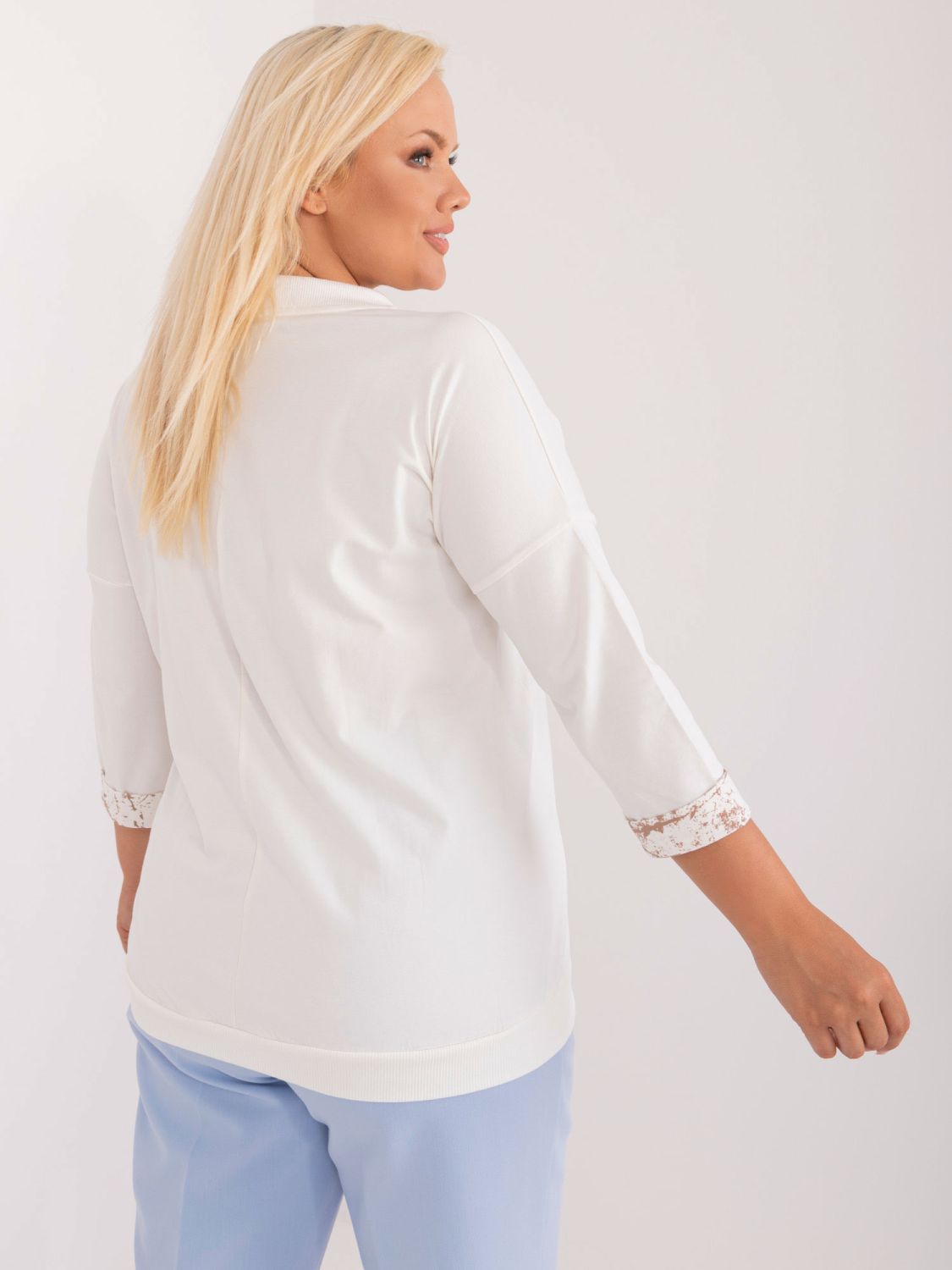 Elegantní ecru plus size halenka