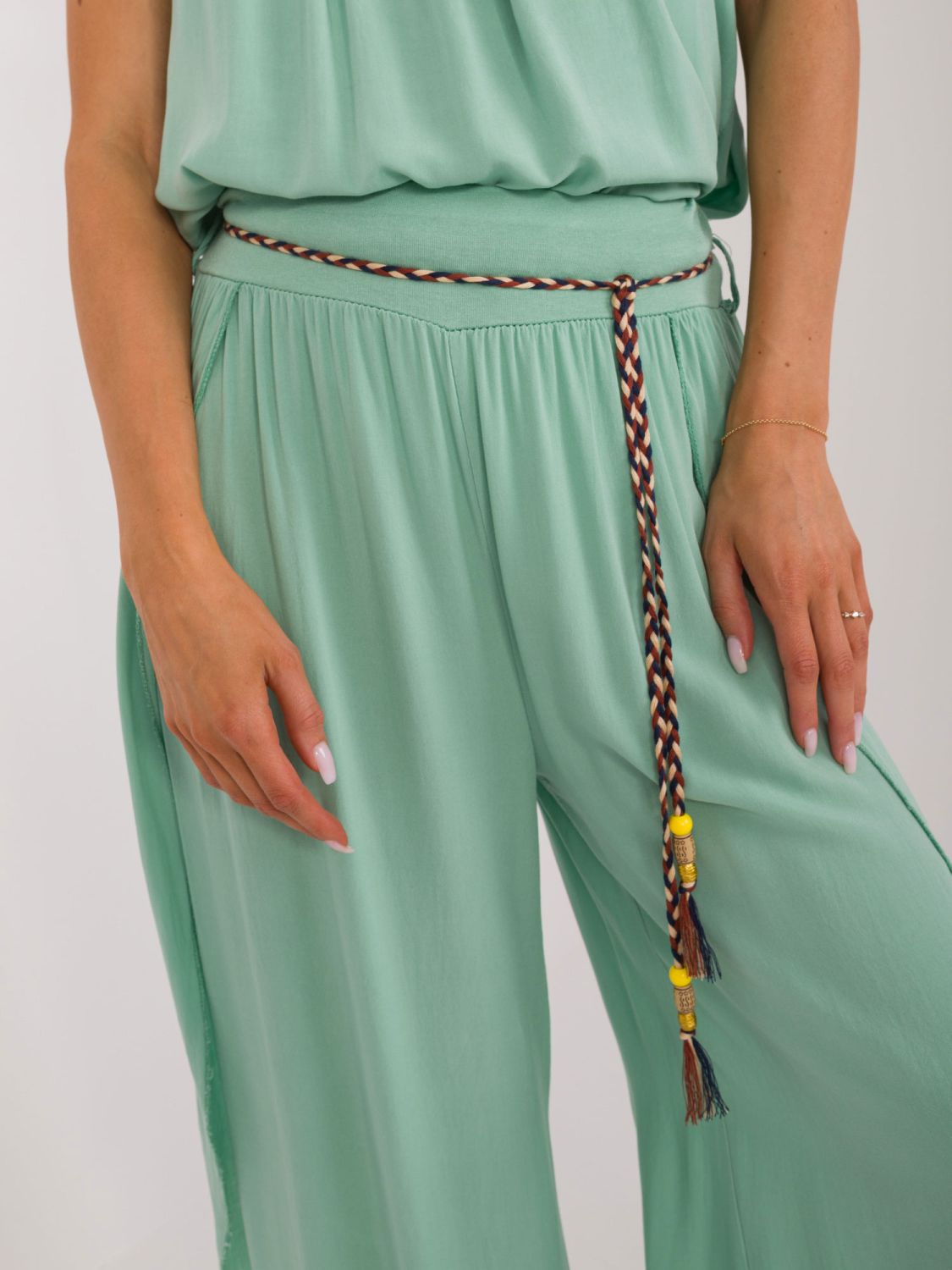 Pohodlné pistáciové kalhoty