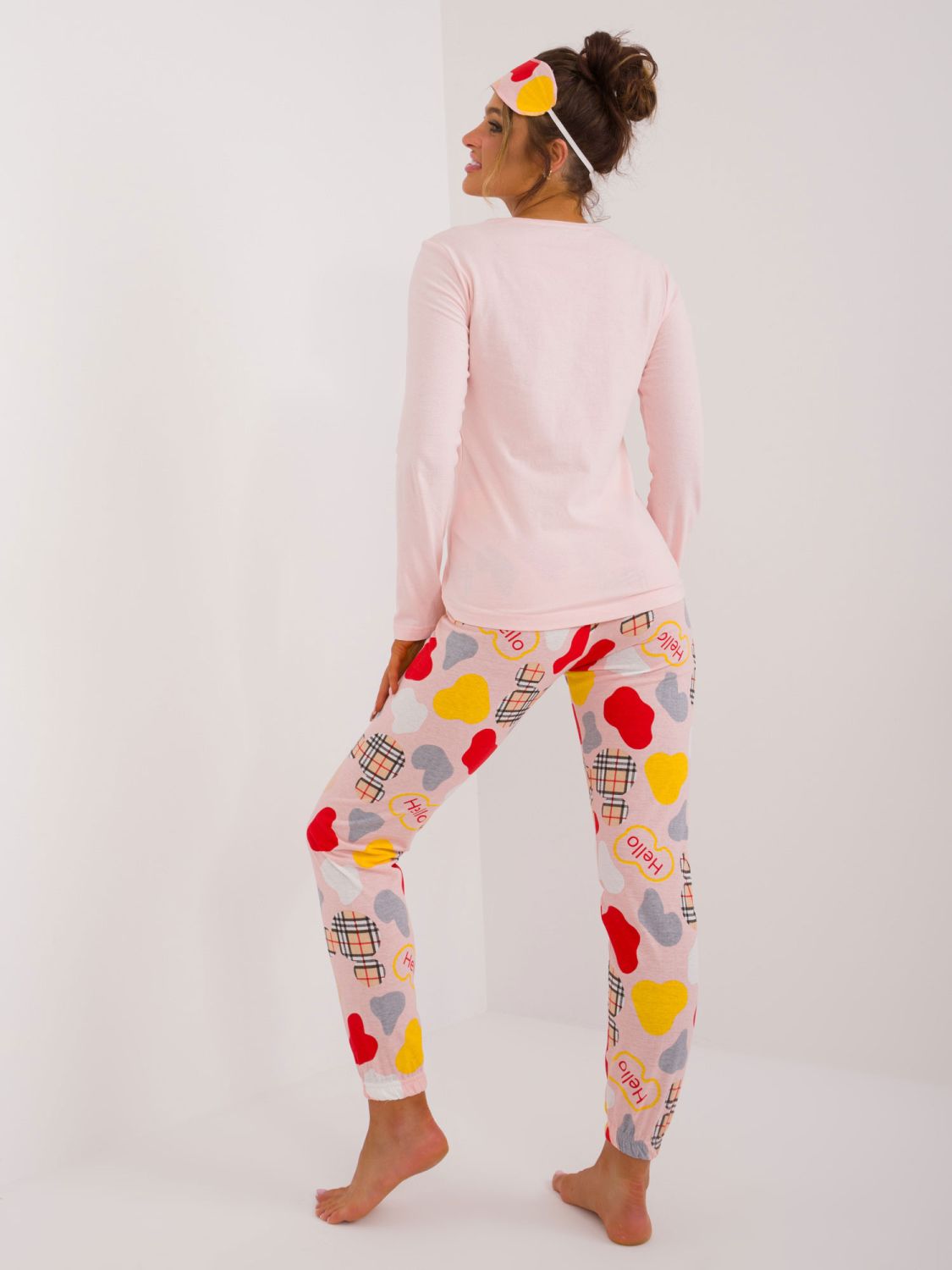 Růžové pyžamo s dlouhým rukávem