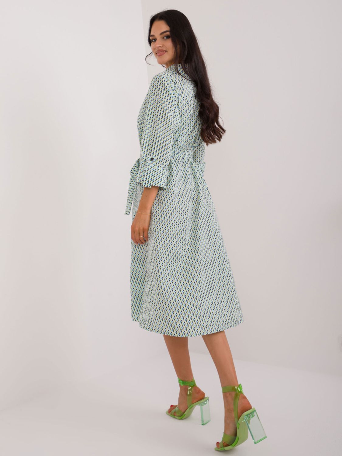 Pohodlné zelené midi šaty s potiskem