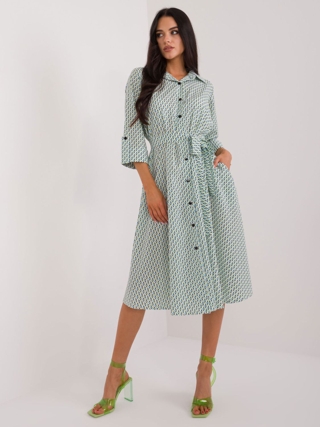 Pohodlné zelené midi šaty s potiskem