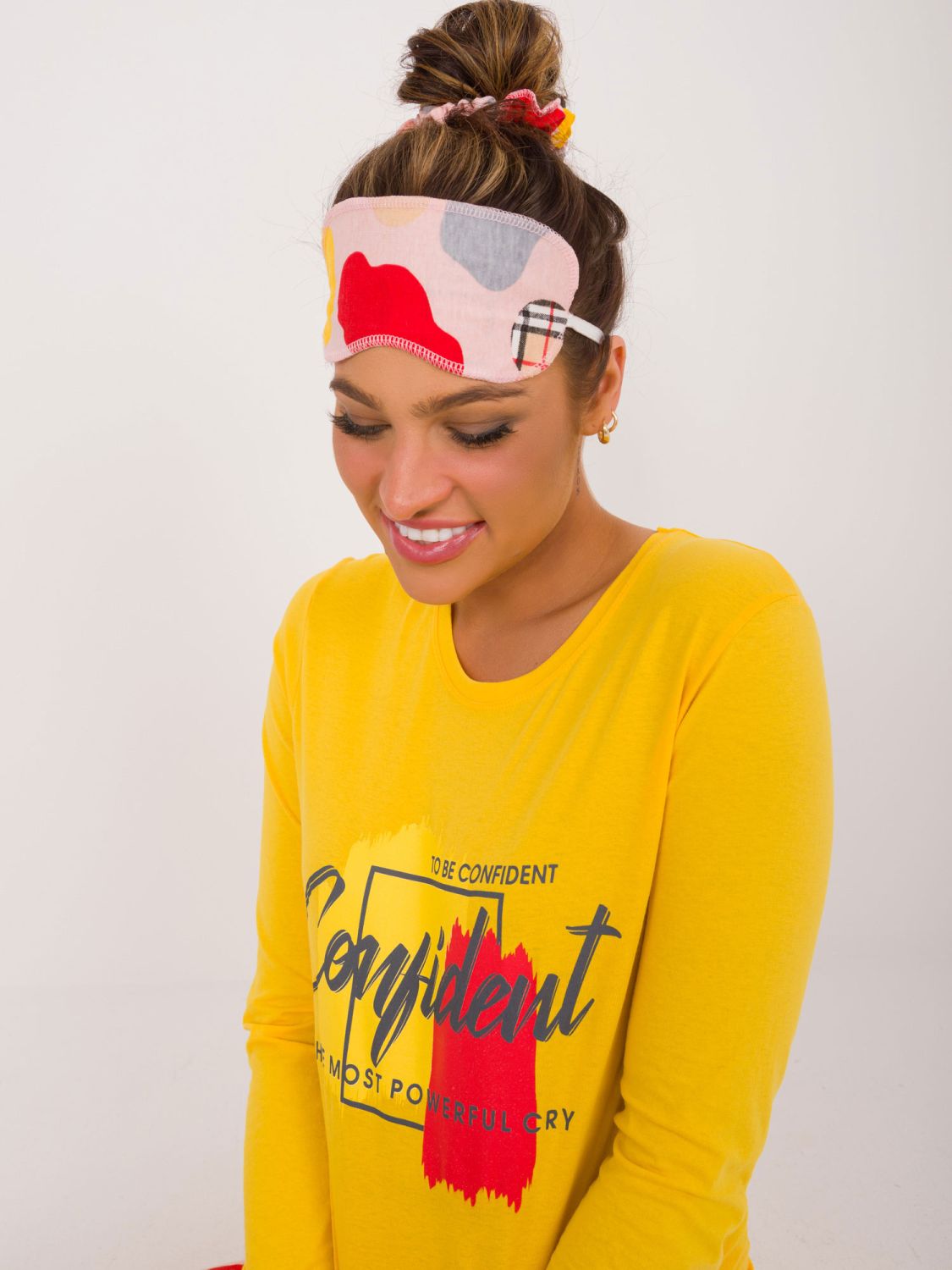 Žluté pyžamo s dlouhým rukávem