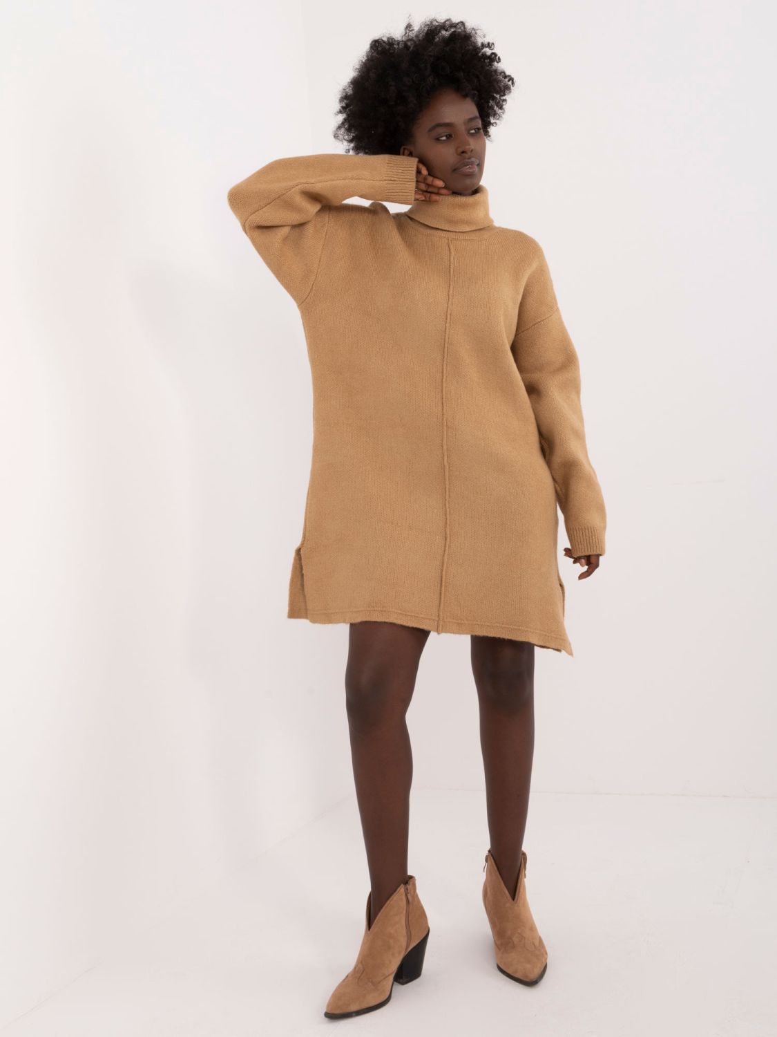 Stylové hnědé pletené šaty s dlouhým rukávem