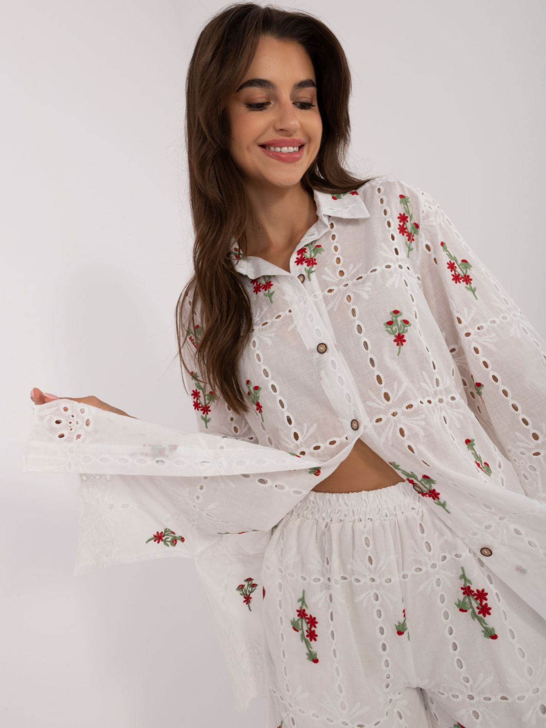 Bílo-červený komplet s 3/4 rukávem