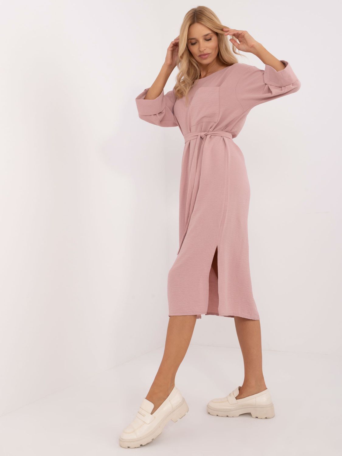 Elegantní midi šaty v tmavě růžové