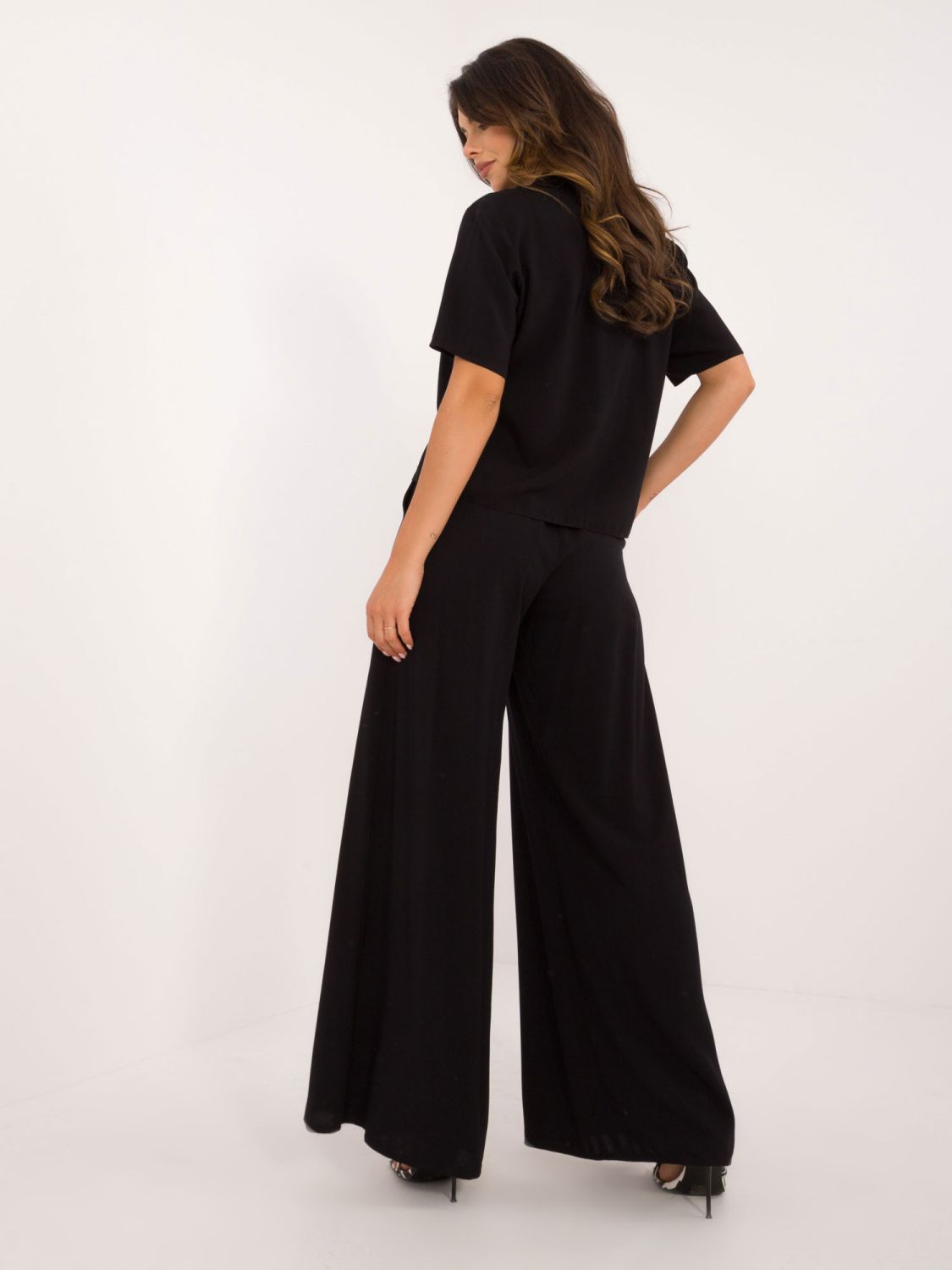 Elegantní černý komplet