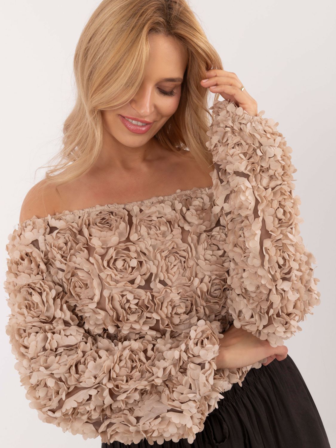 Elegantní béžová blůza s dlouhým rukávem