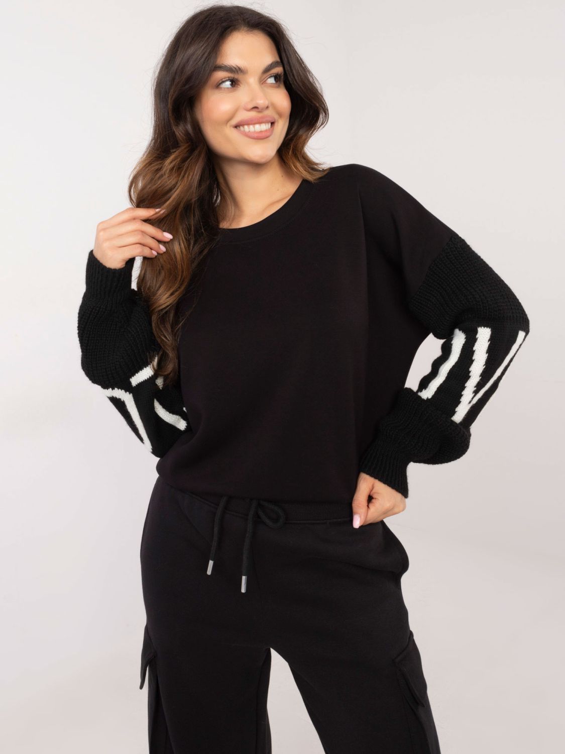 Stylová černá mikina