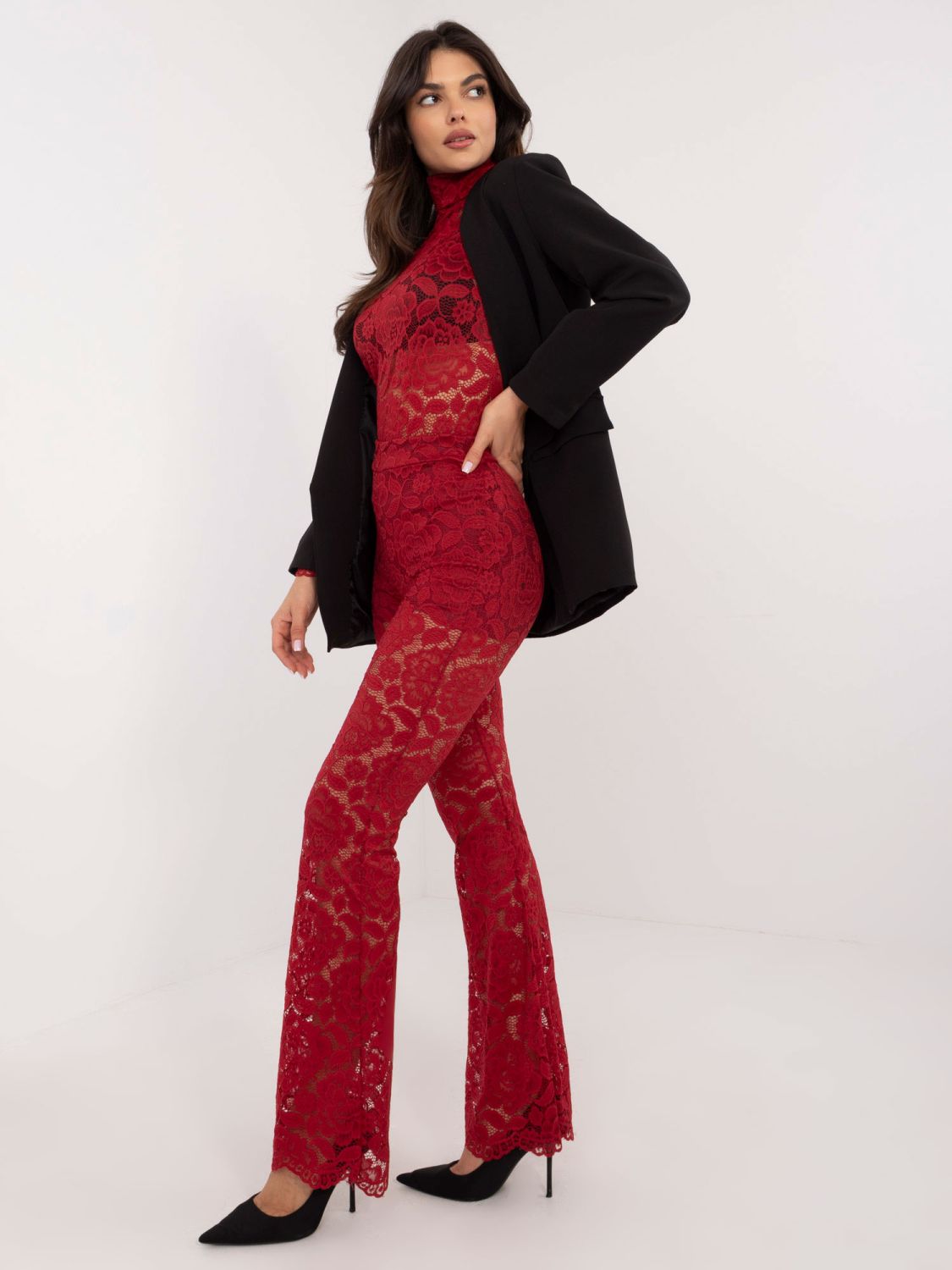 Elegantní červené kalhoty s vysokým pasem