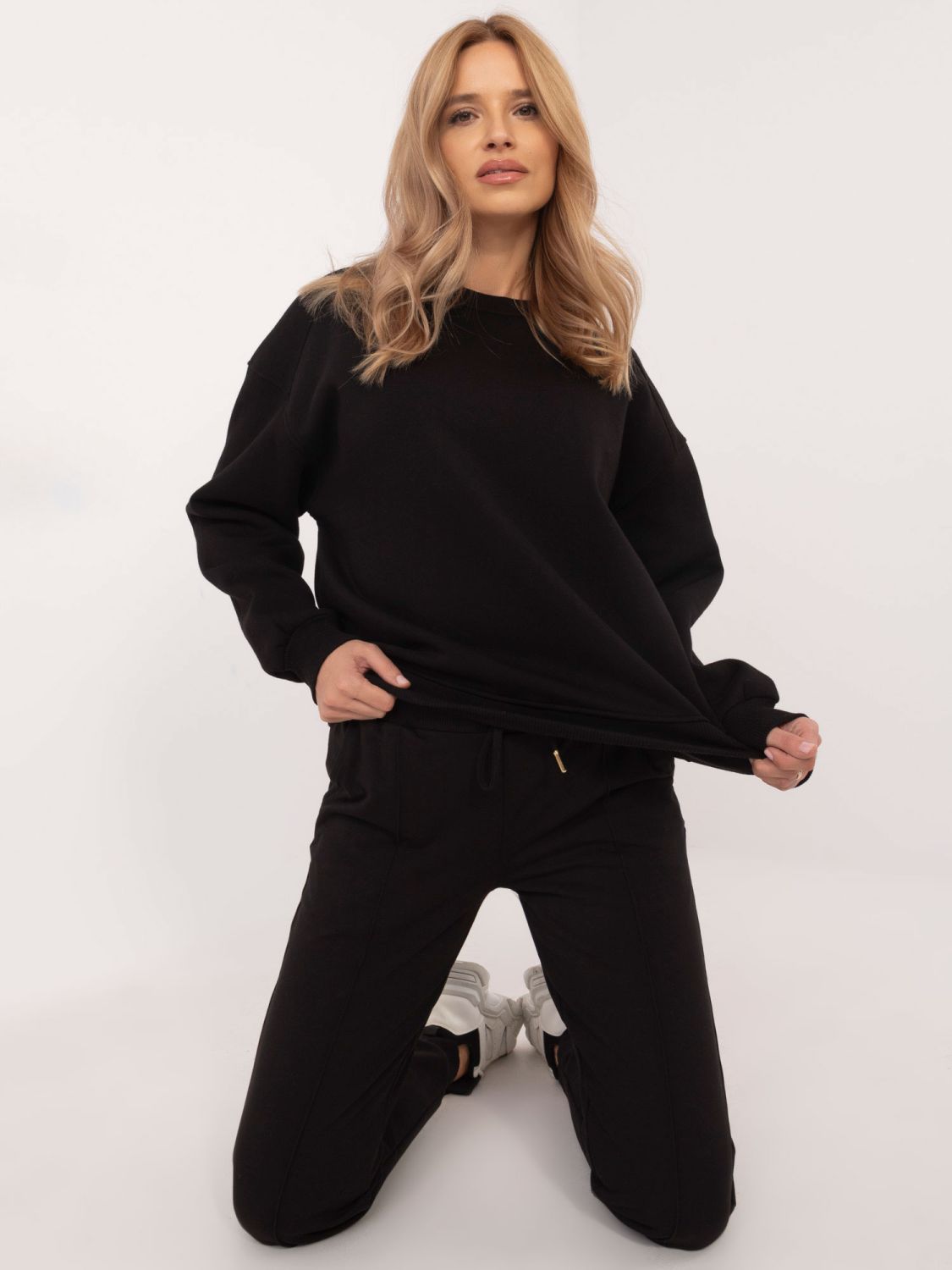 Stylové černé sportovní kalhoty