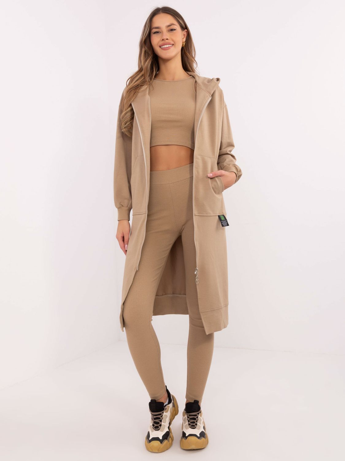 Stylový komplet v béžové barvě