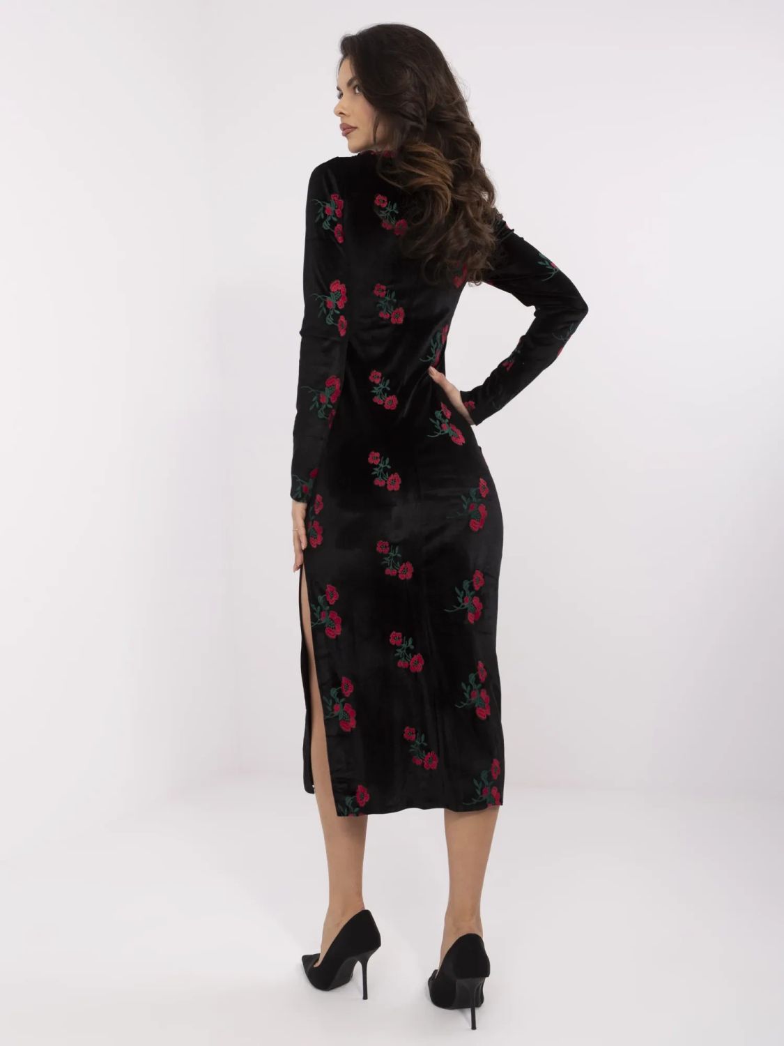 Elegantní midi šaty s dlouhým rukávem