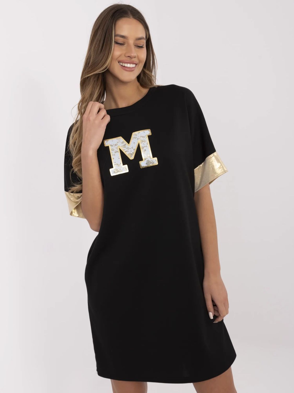 Stylové černé oversize šaty s potiskem