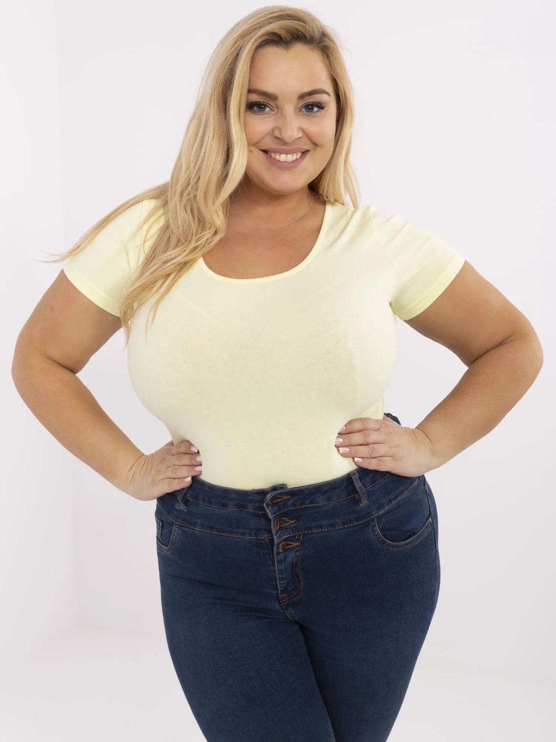 Stylové žluté tričko