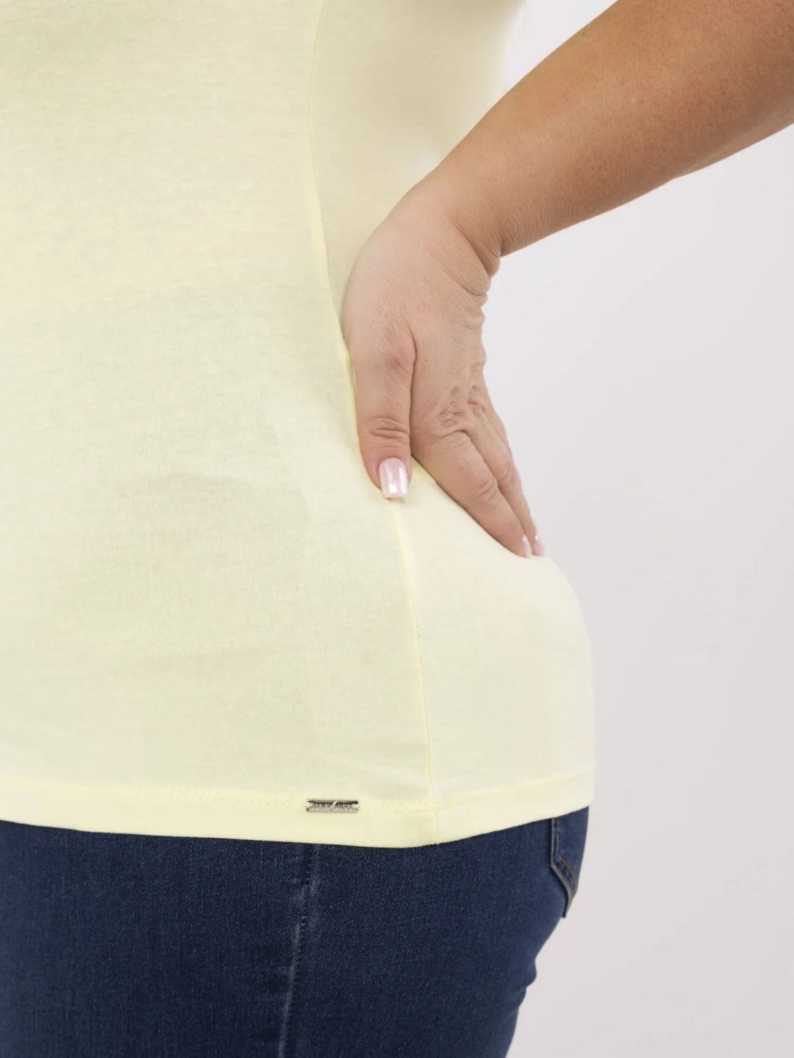 Stylové žluté tričko