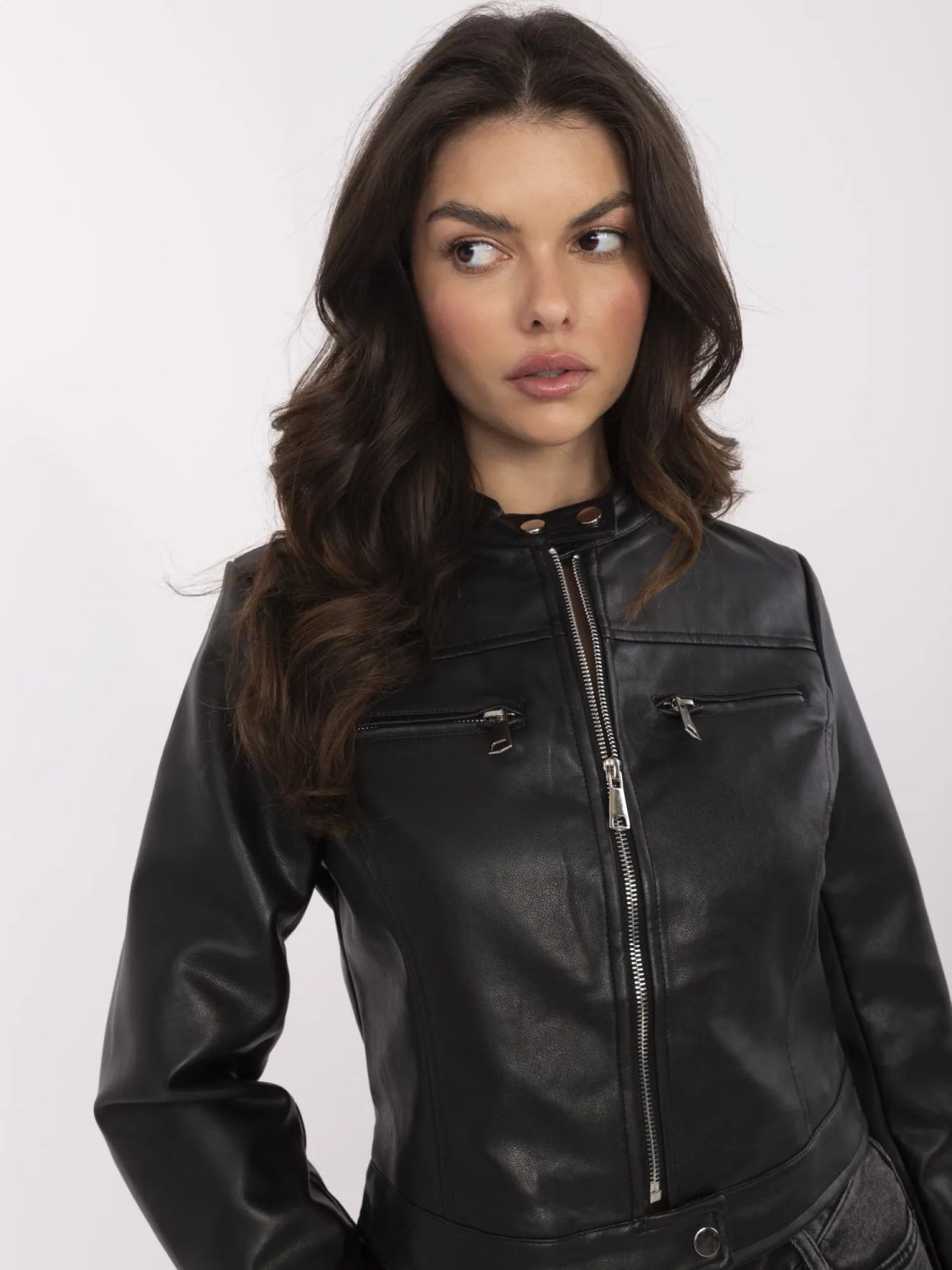 Stylová černá bunda z ekokůže