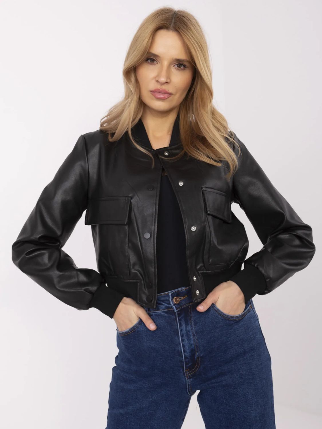 Stylová černá bomber bunda