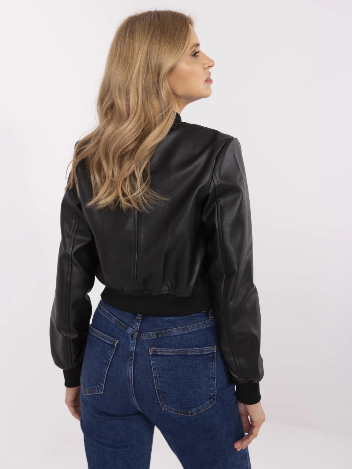 Stylová černá bomber bunda