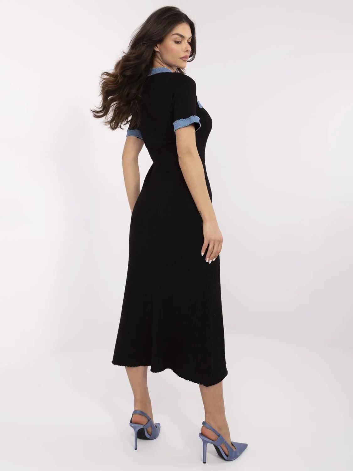 Elegantní černé midi šaty