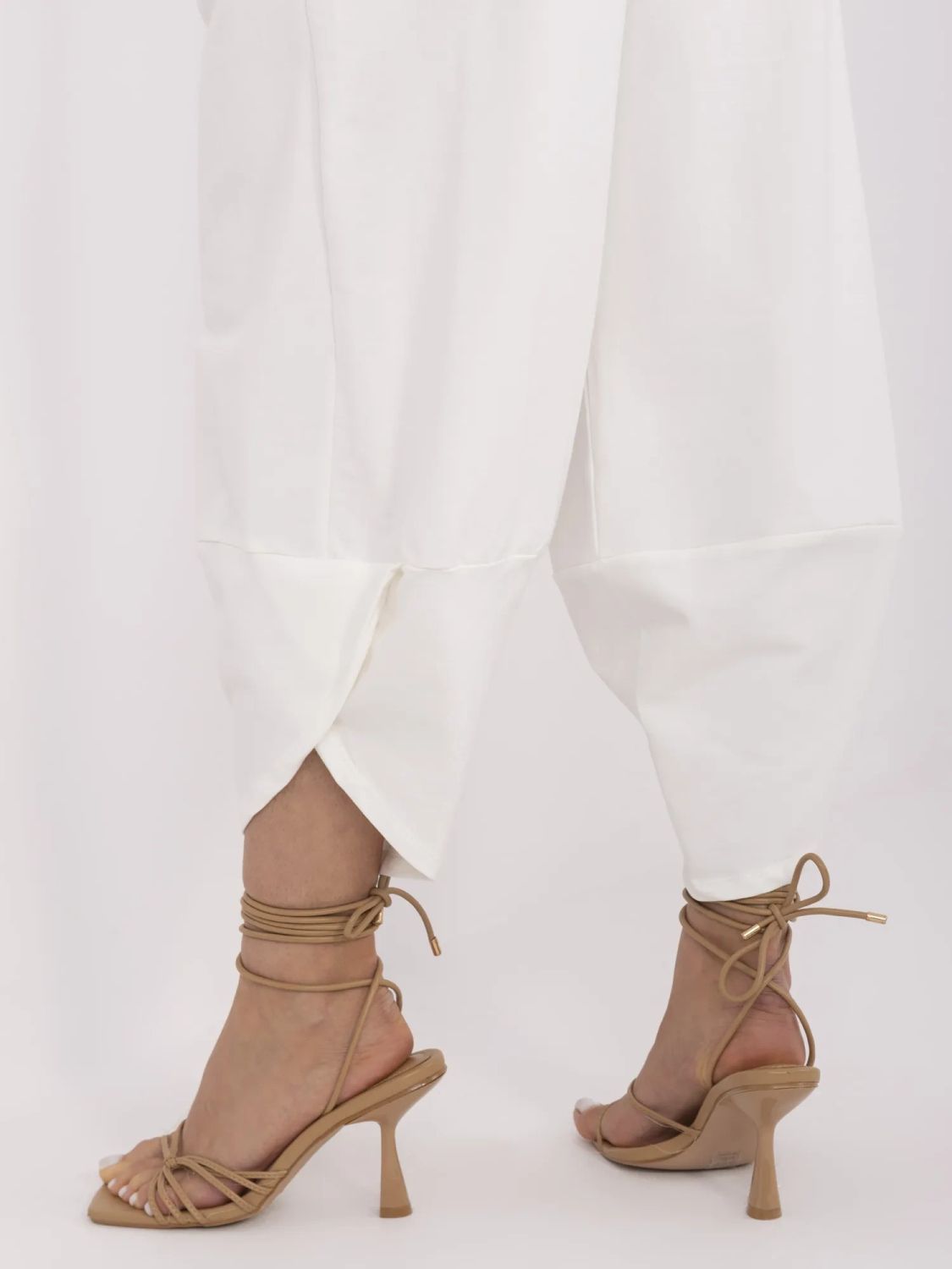 Stylové teplákové kalhoty v ecru