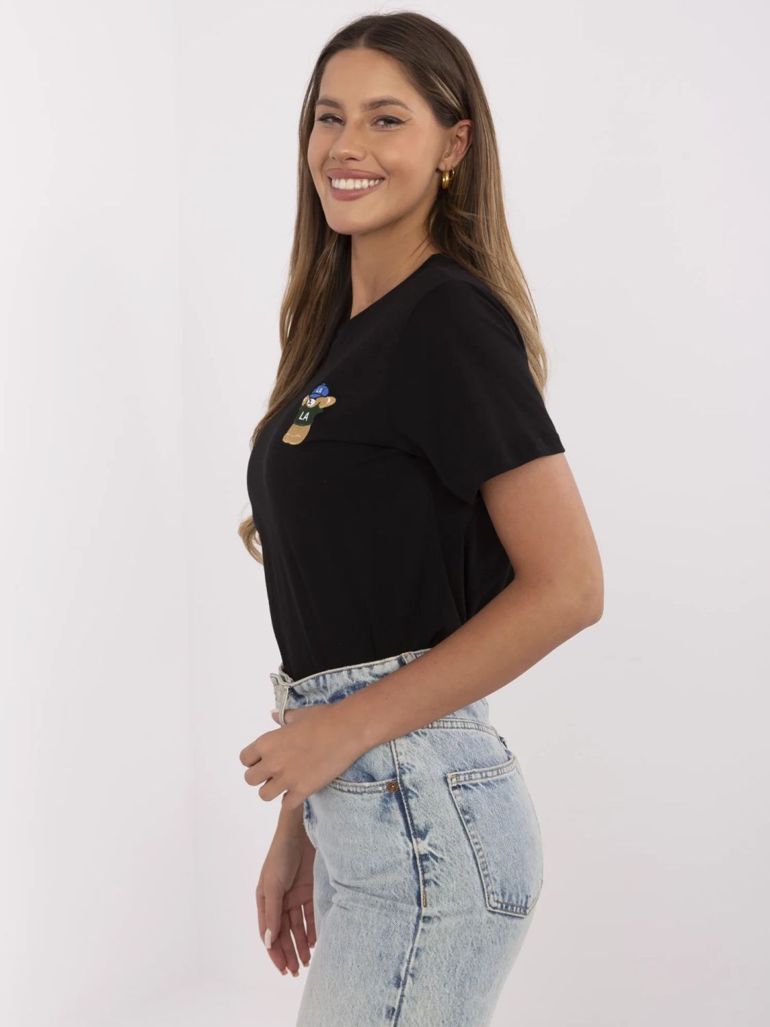 Stylové černé tričko s výšivkou