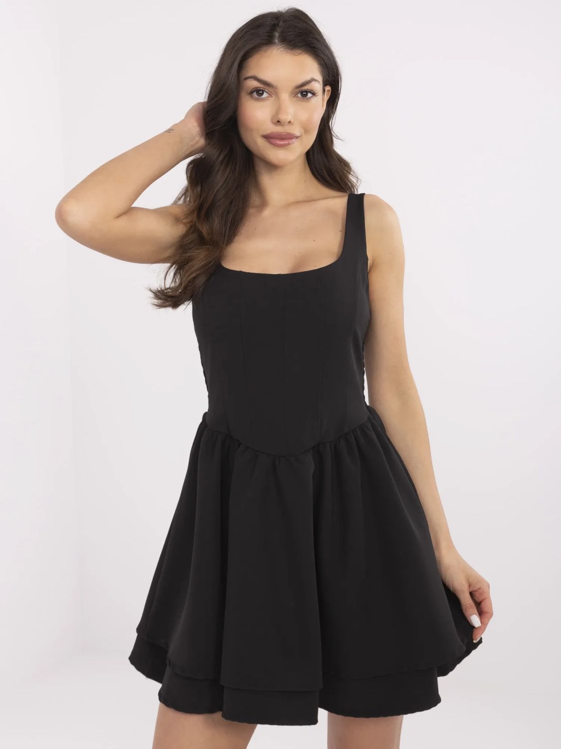 Elegantní černé koktejlové šaty