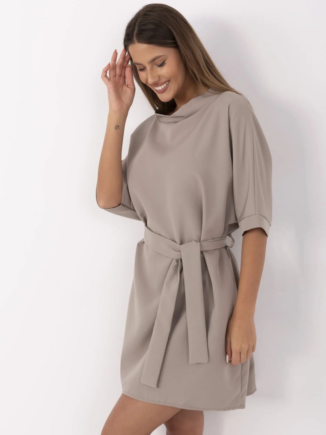 Béžové koktejlové šaty