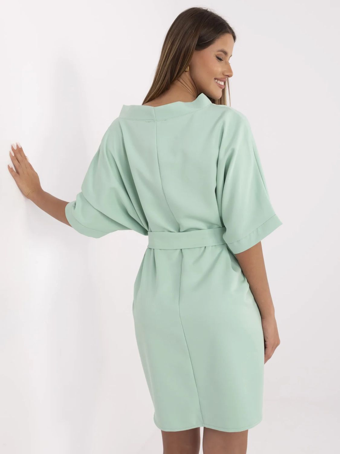 Mini šaty v pistáciové barvě