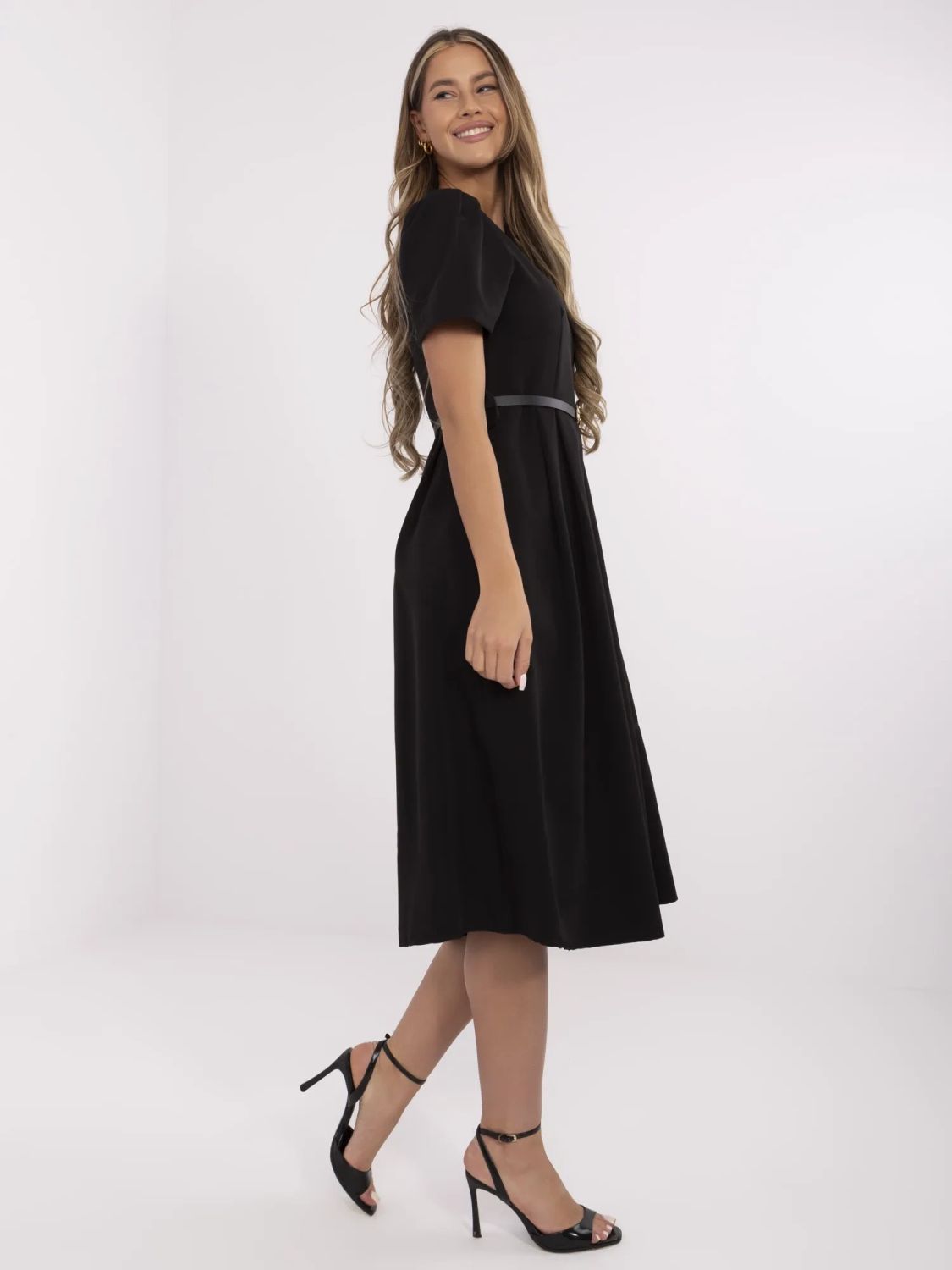 Elegantní černé midi šaty