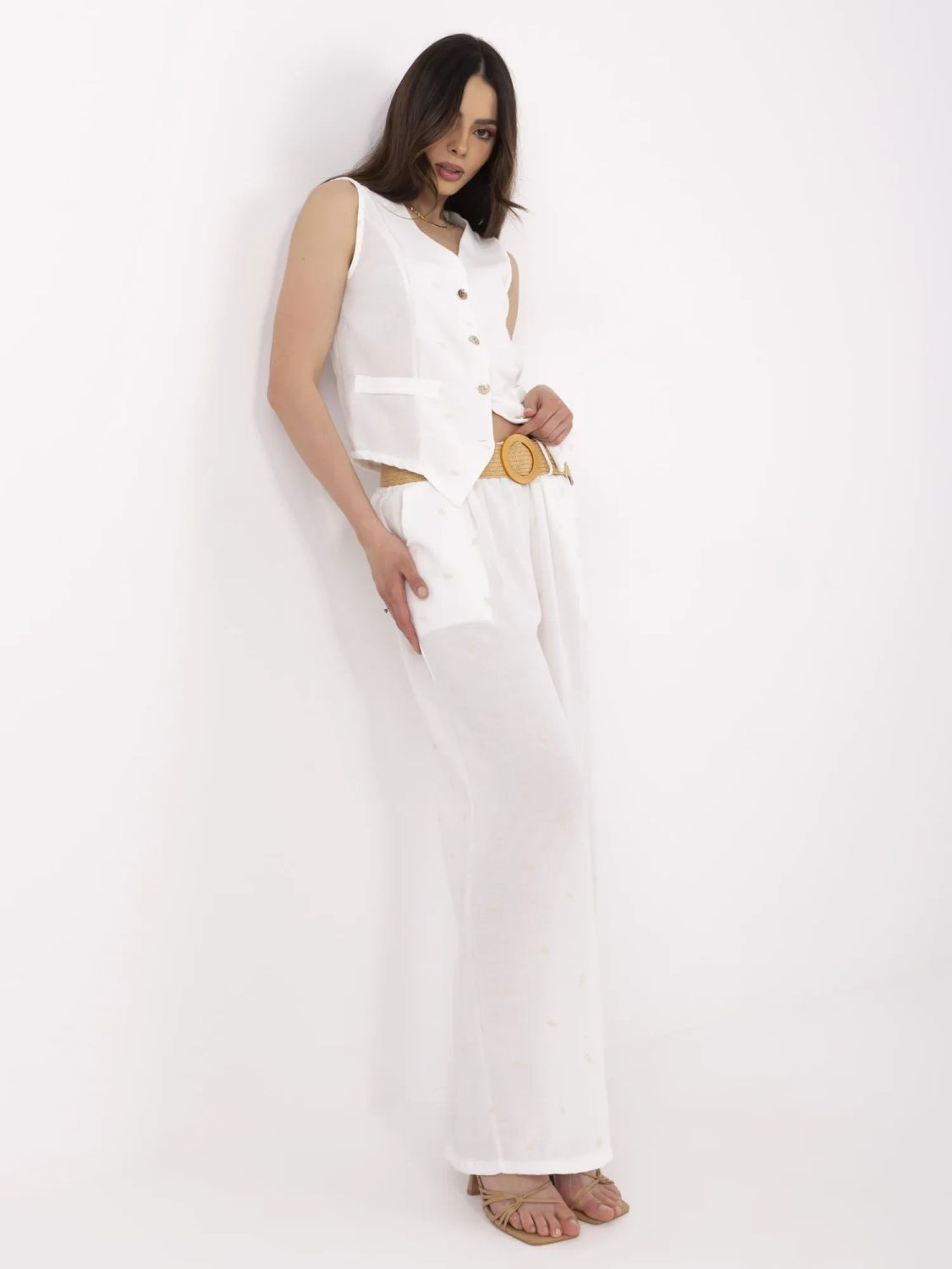 Elegantní komplet s výšivkou