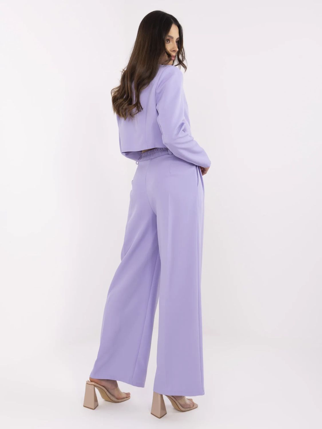 Elegantní komplet ve světle fialové