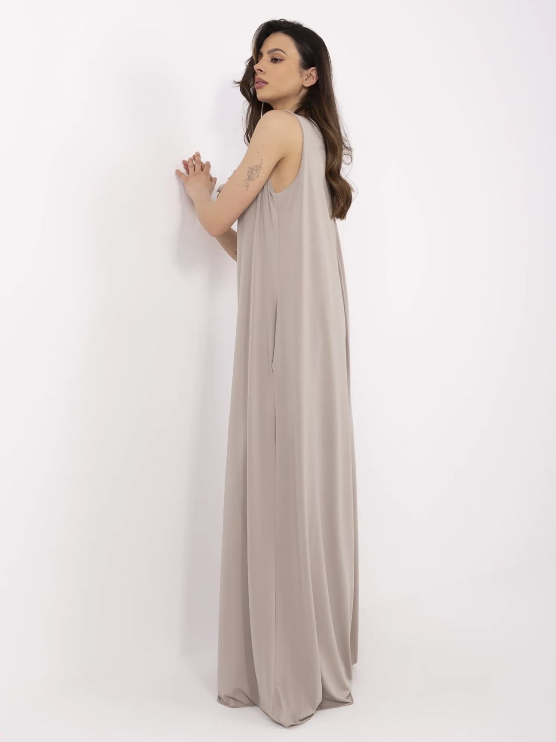 Elegantní béžový overal