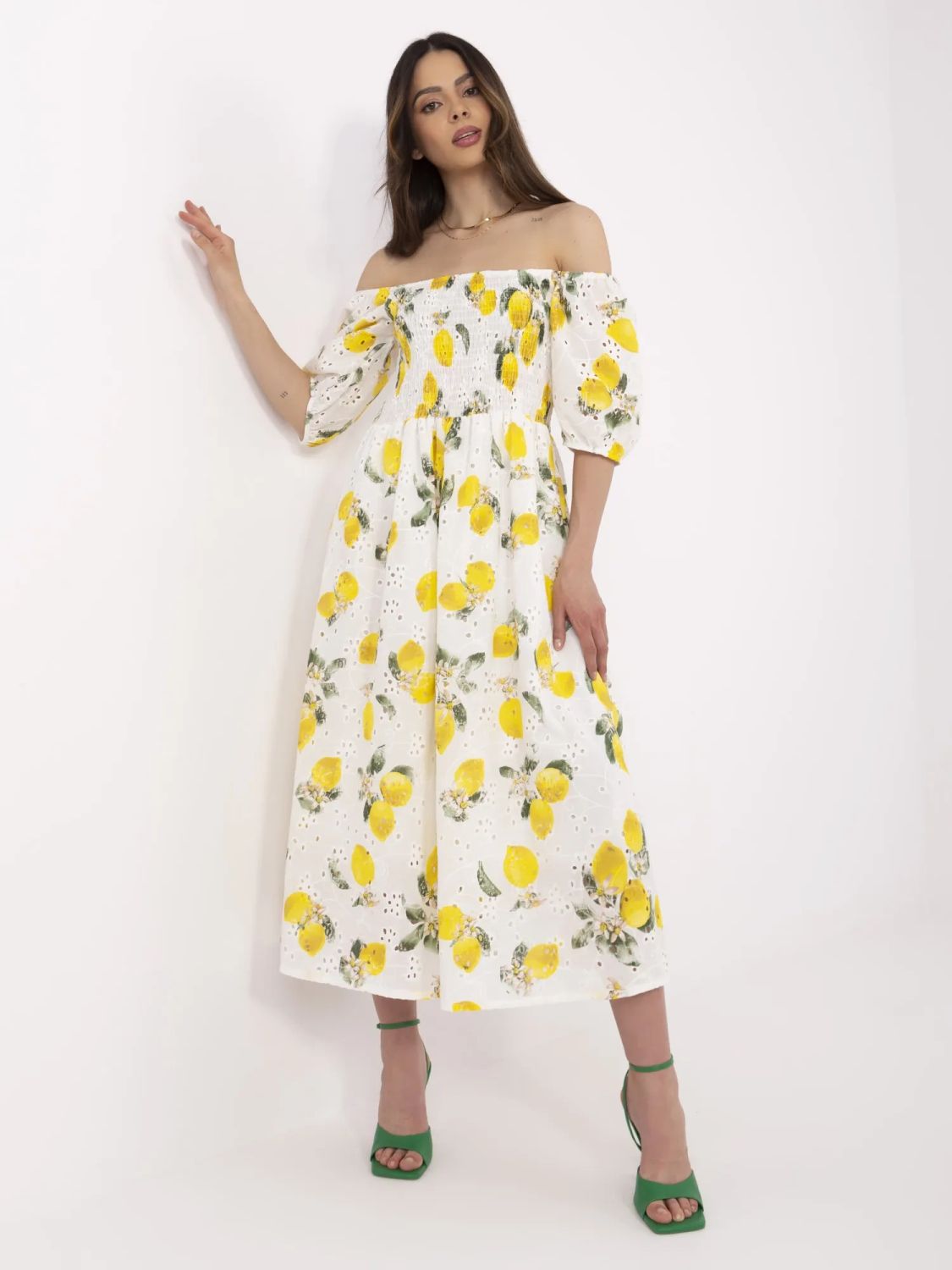 Ažurové letní šaty s motivem citrónů