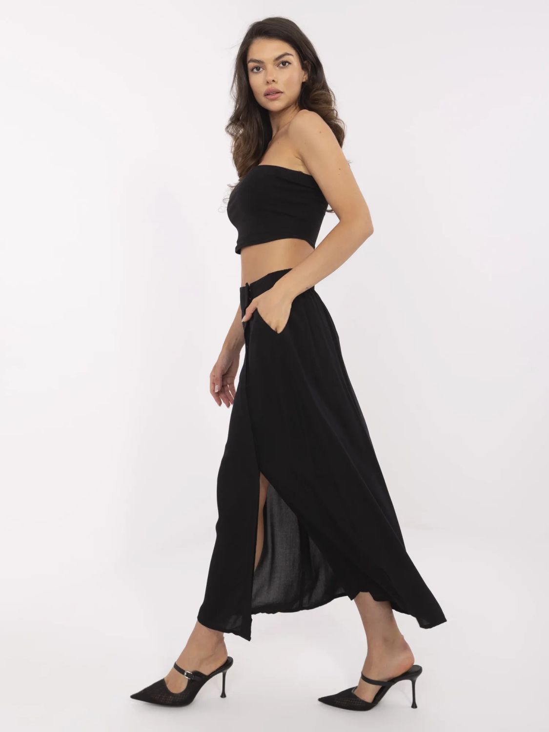 Elegantní černá midi sukně