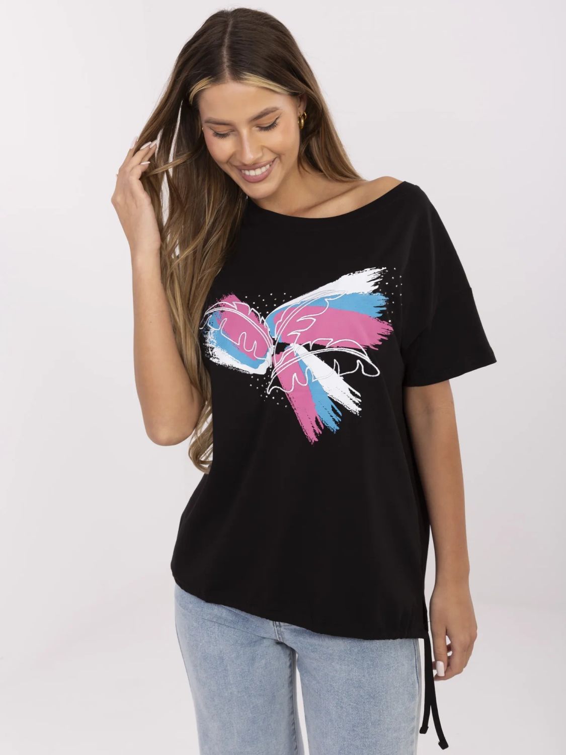 Stylové černé tričko s aplikací