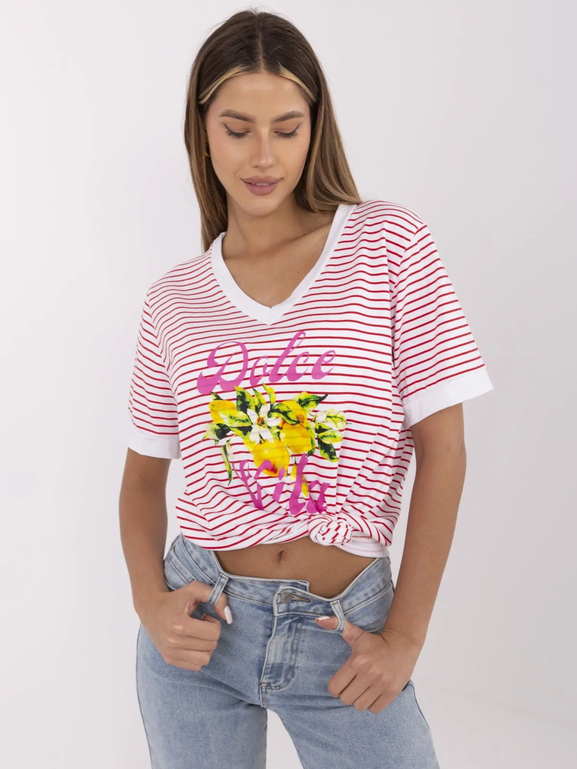 Stylová červená blůza s V výstřihem