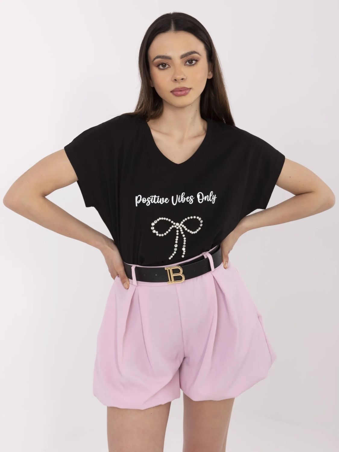 Stylové černé tričko s aplikací