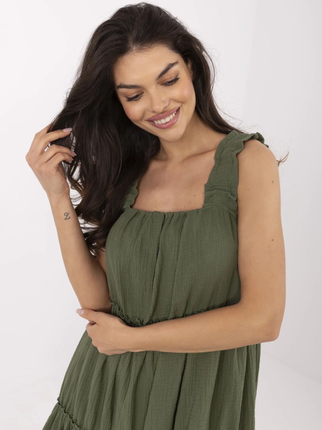 Khaki letní šaty s volánem