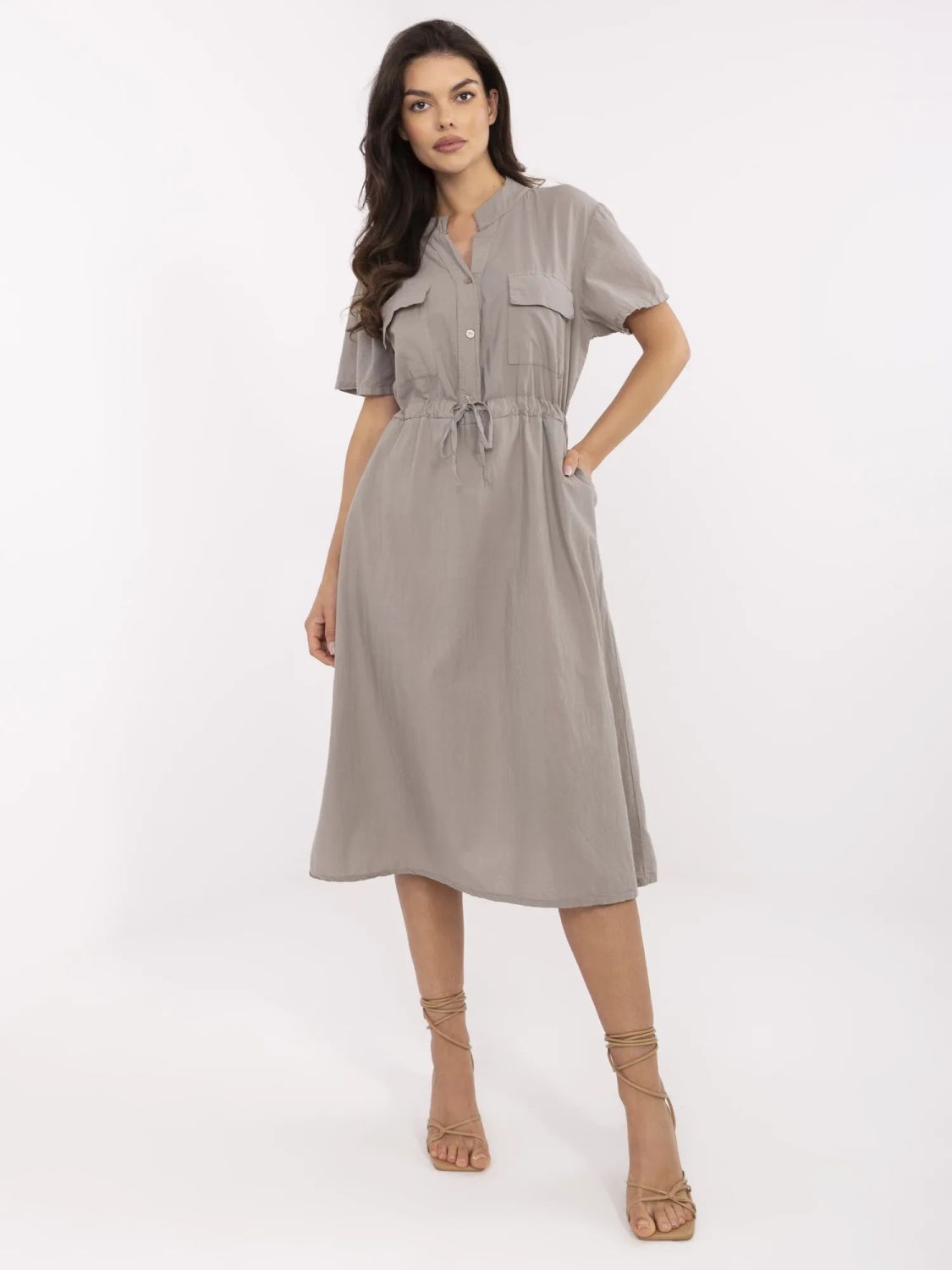 Tmavě béžové rozšířené šaty s krátkým rukávem