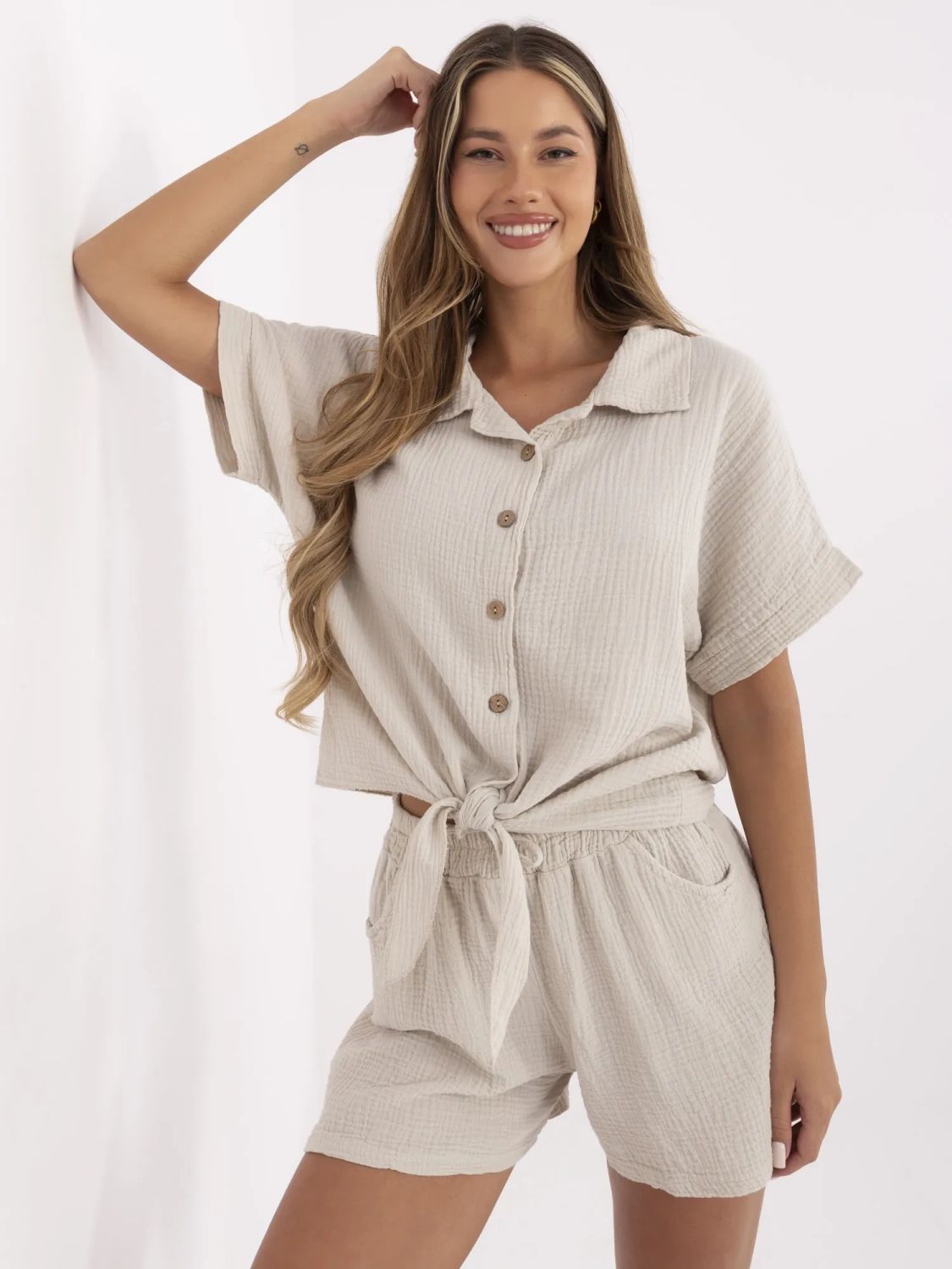 Béžová košile s krátkým rukávem