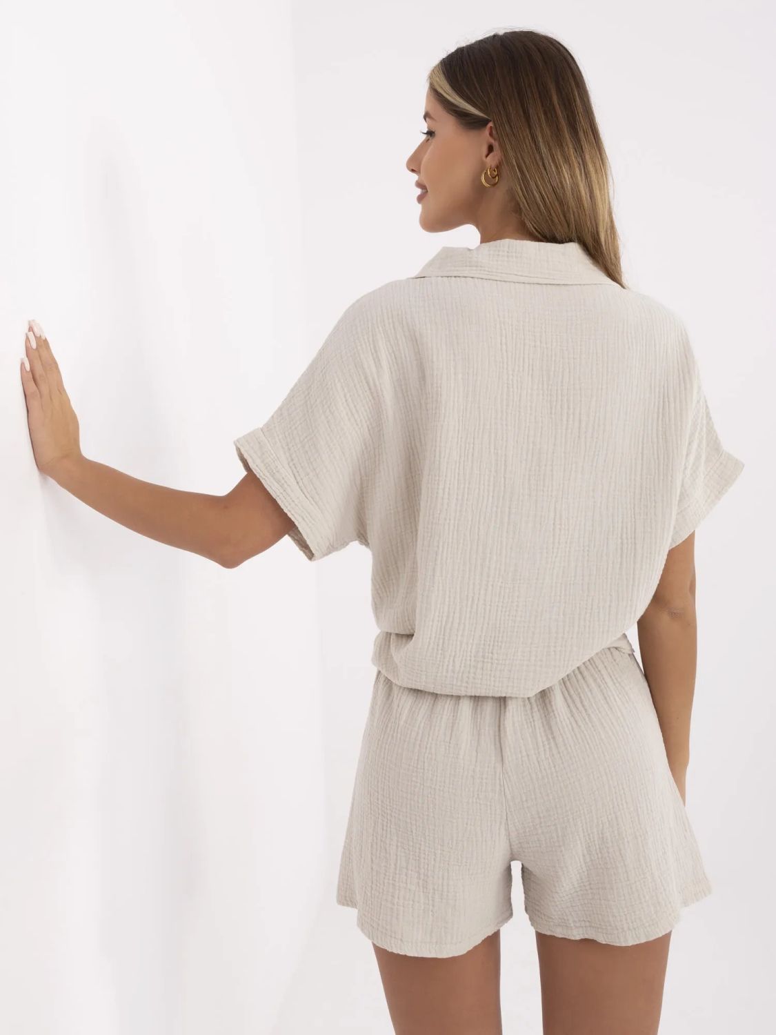 Béžová košile s krátkým rukávem