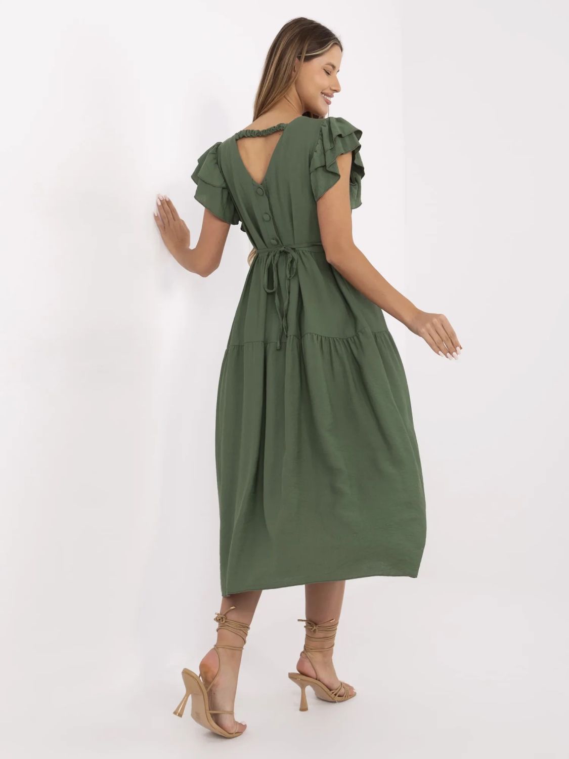 Letní midi šaty s volánem v khaki barvě