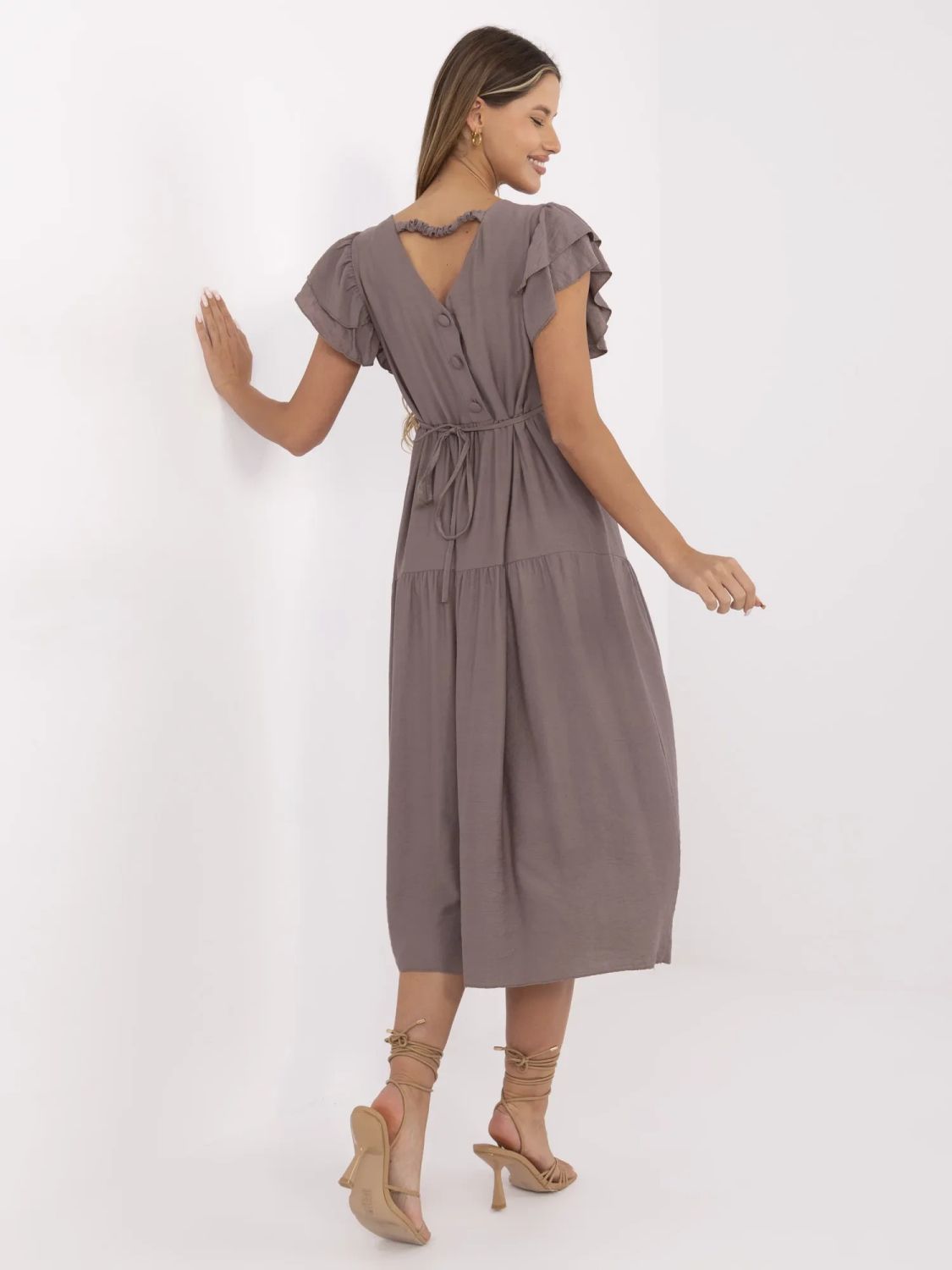 Letní midi šaty s volány v tmavě béžové