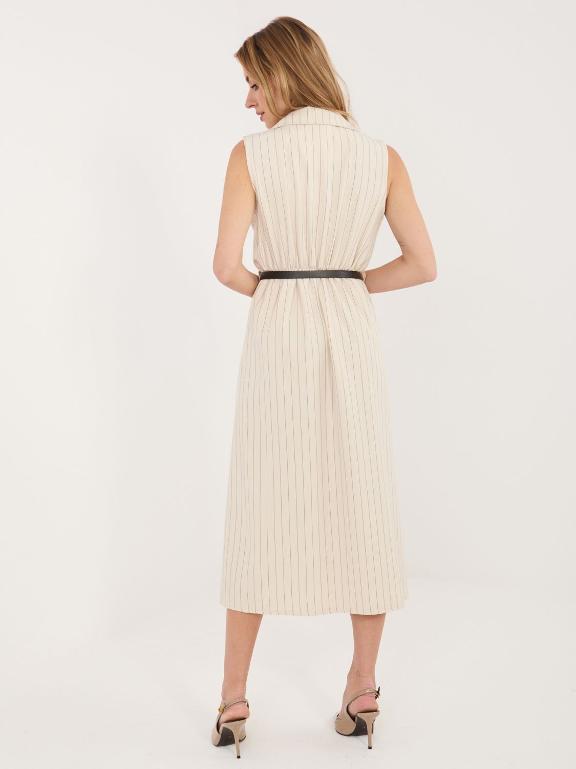 Béžové rozšířené midi šaty s páskem a límečkem