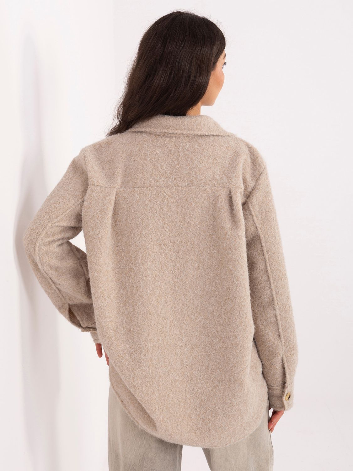 Béžová přechodová bunda s límečkem a kapsami