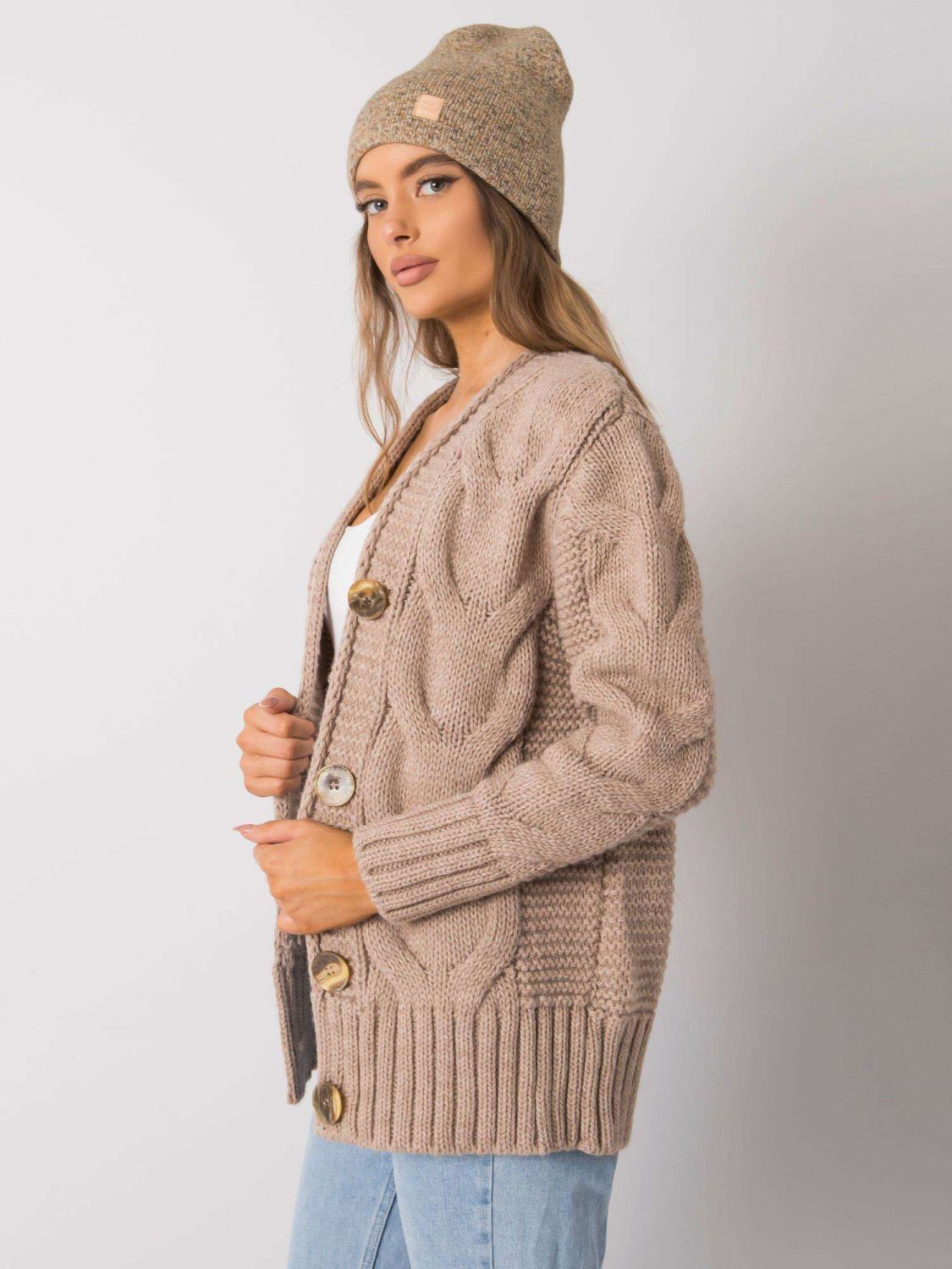 Tmavě béžová zimní melírovaná čepice