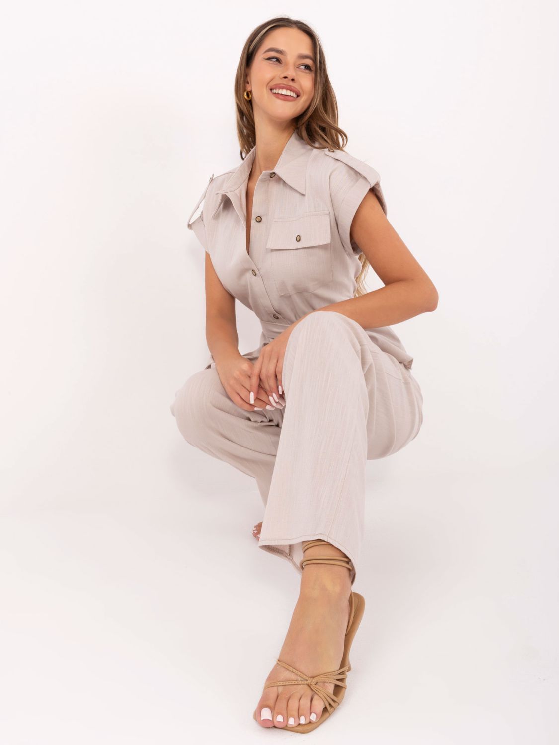 Béžový komplet s košilí a kalhotami