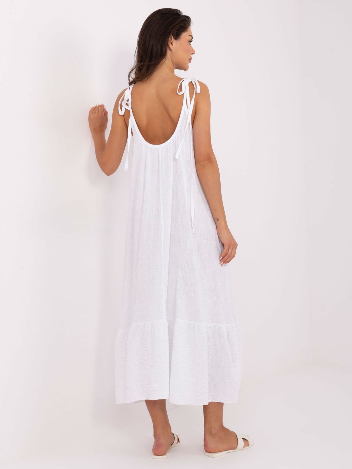 Dlouhé letní mušelínové šaty v bílé